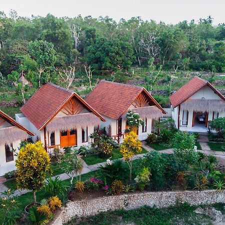 Camar Cottage & Hostel Toyapakeh Bagian luar foto